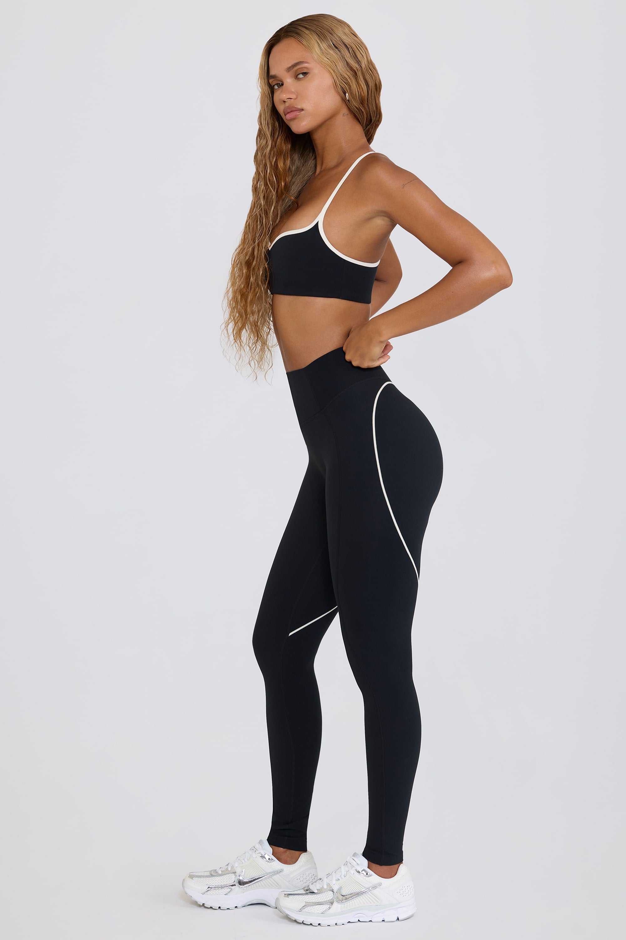 Soft Active Mid-Rise Leggings in Black - Image 3