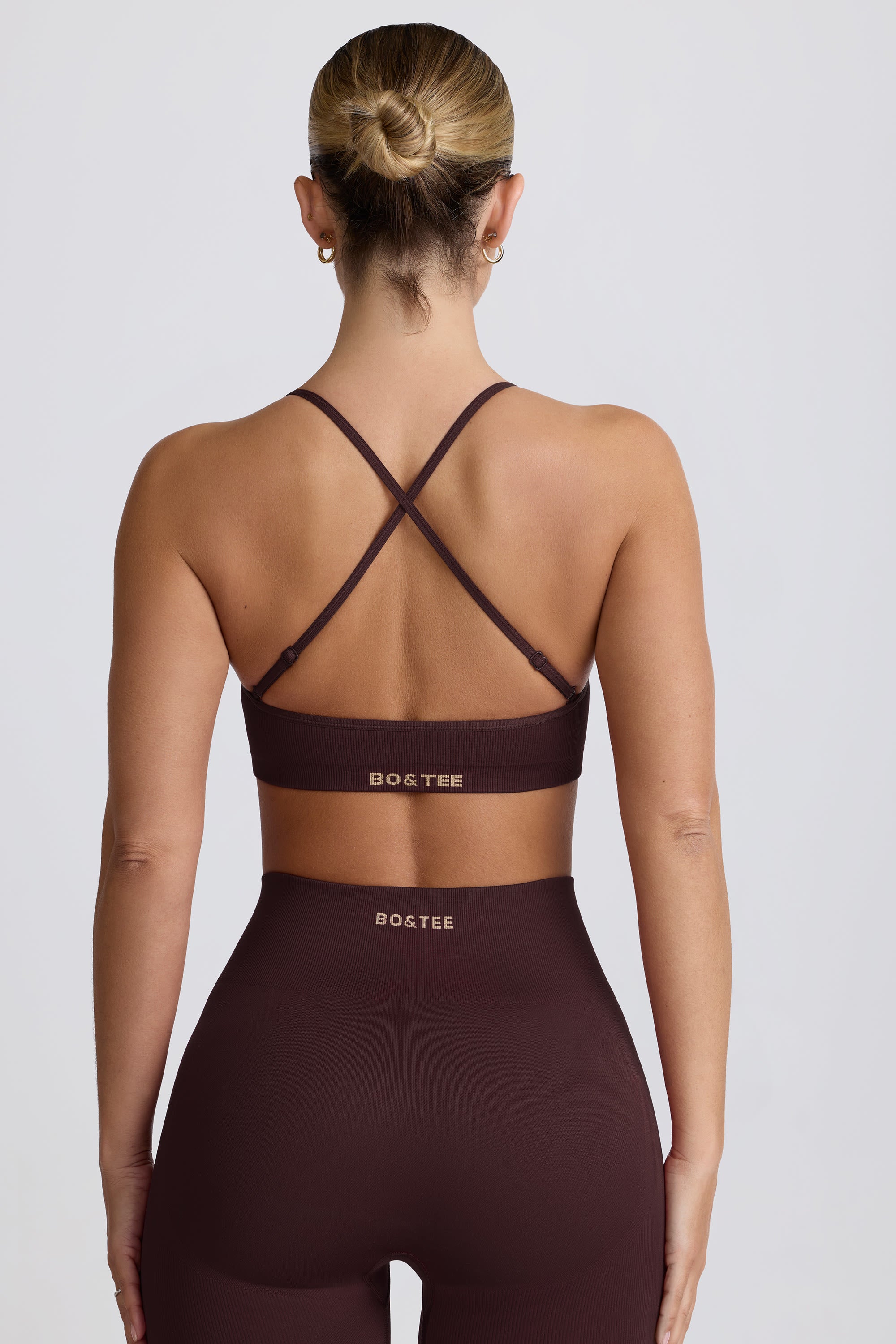 Super Sculpt Seamless Cross-Back Sports Bra in Chocolate - Image 3