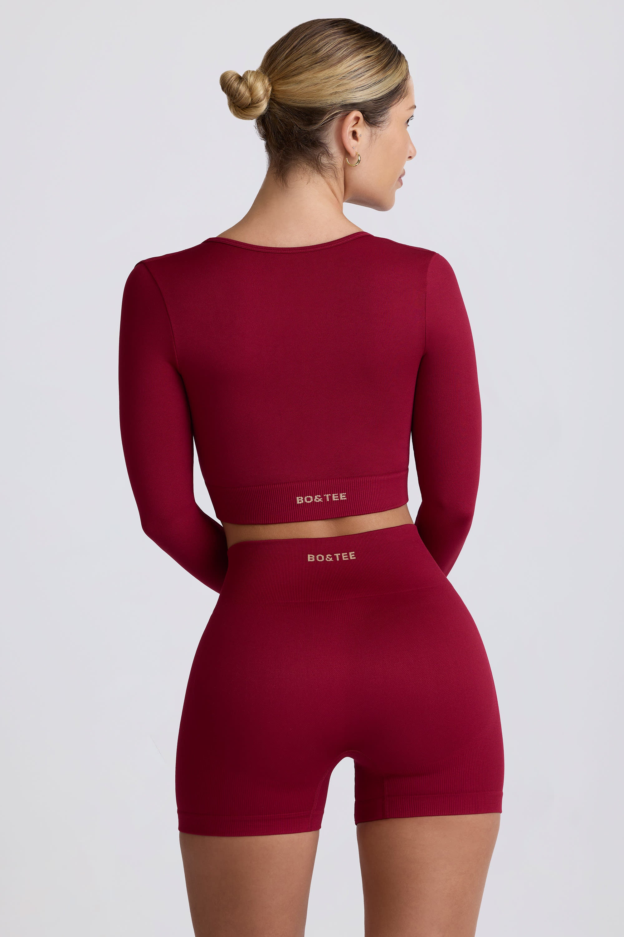 Super Sculpt Seamless Long-Sleeve Crop Top in Burgundy - Image 3
