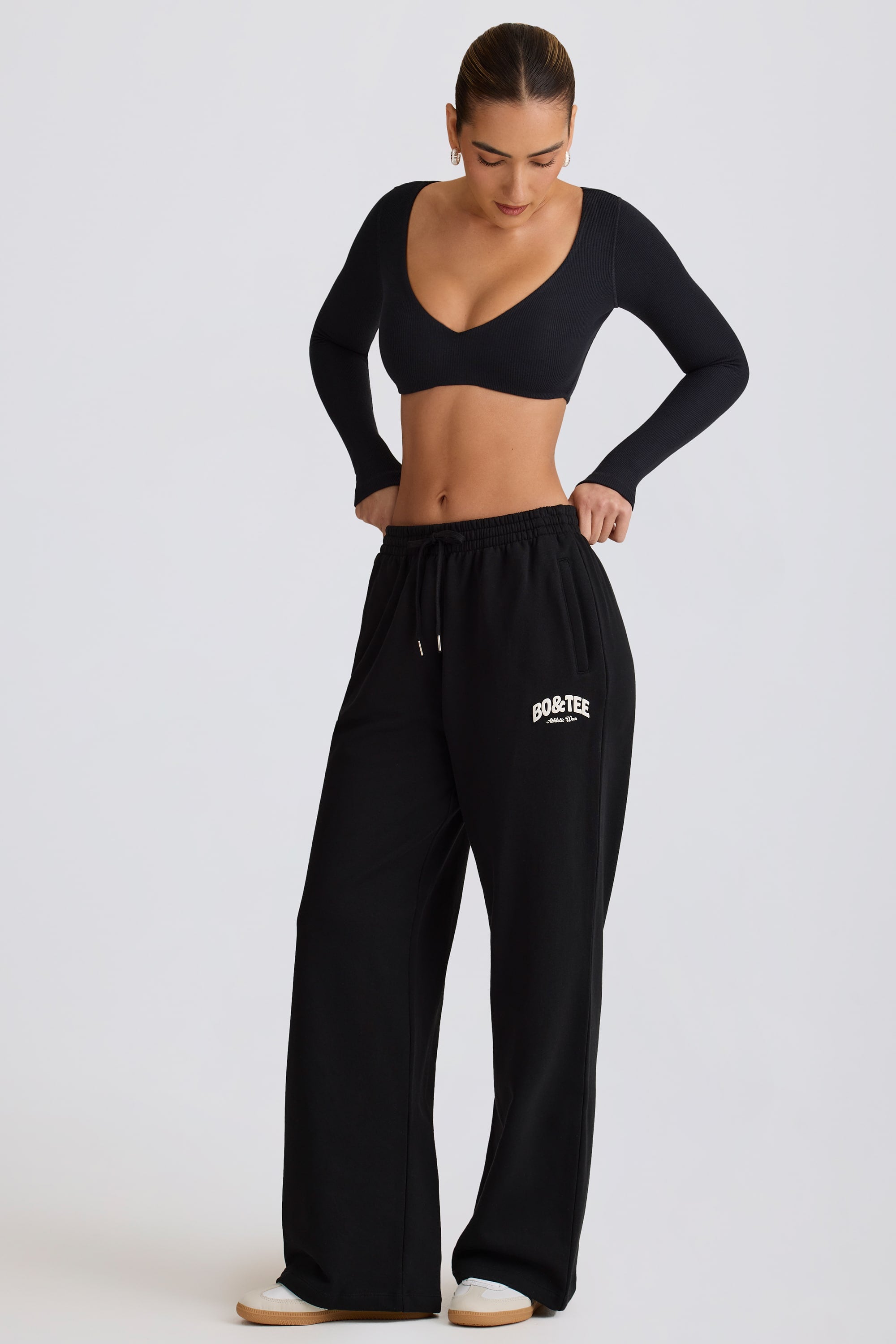 Mid-Rise Wide-Leg Joggers in Black - Image 6