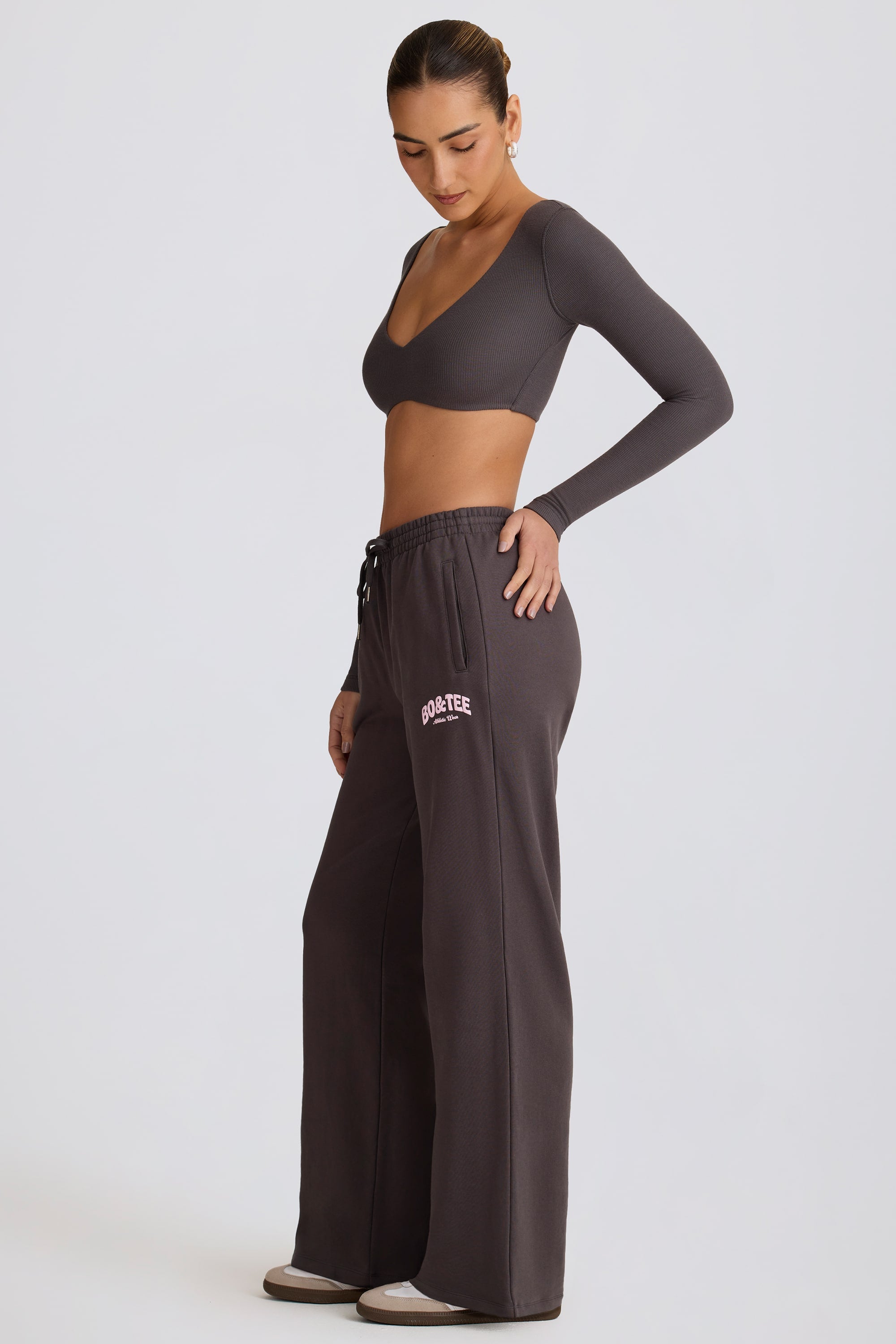 Mid-Rise Wide-Leg Joggers in Charcoal Grey - Image 3