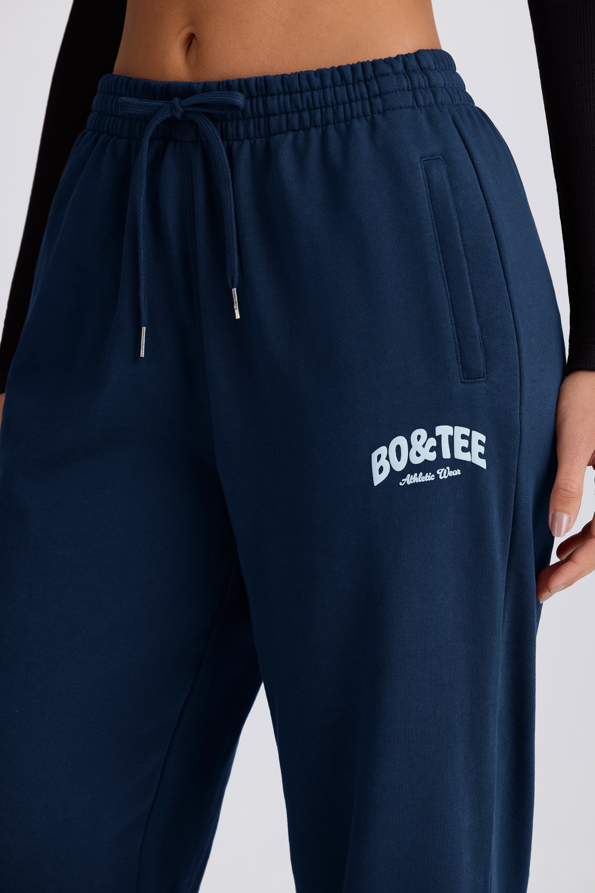 Mid-Rise Wide-Leg Joggers in Dark Navy - Image 4