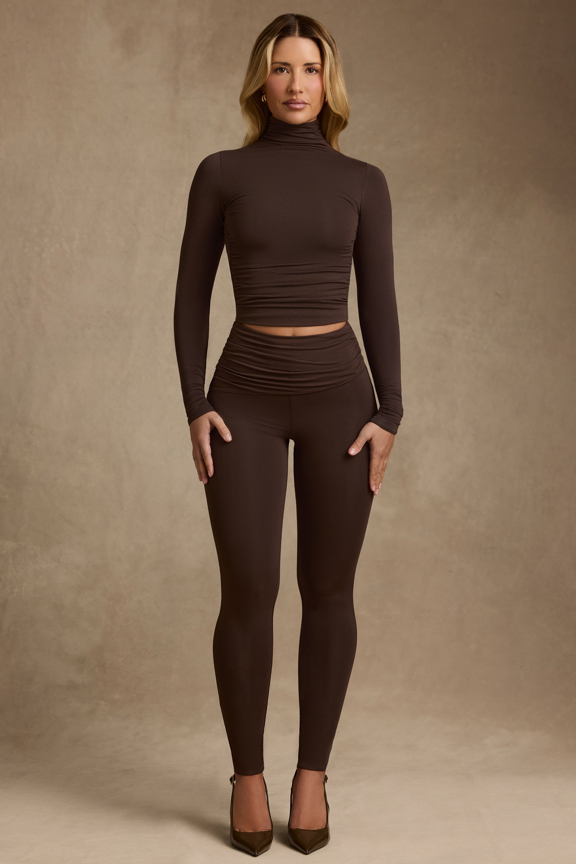 Yuka Modal Ruched Mid-Rise Leggings in Chocolate Brown