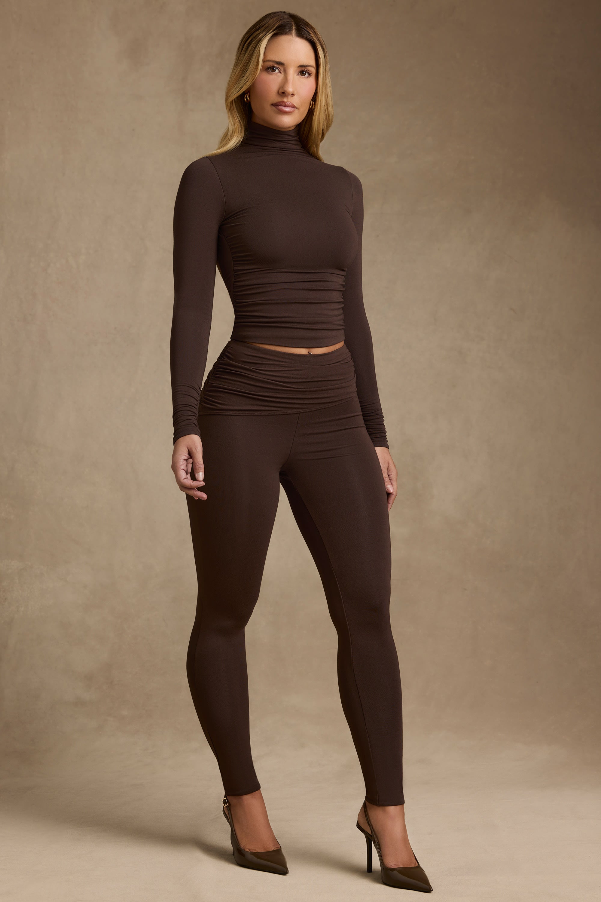Yuka Modal Ruched Mid-Rise Leggings in Chocolate Brown - Image 8