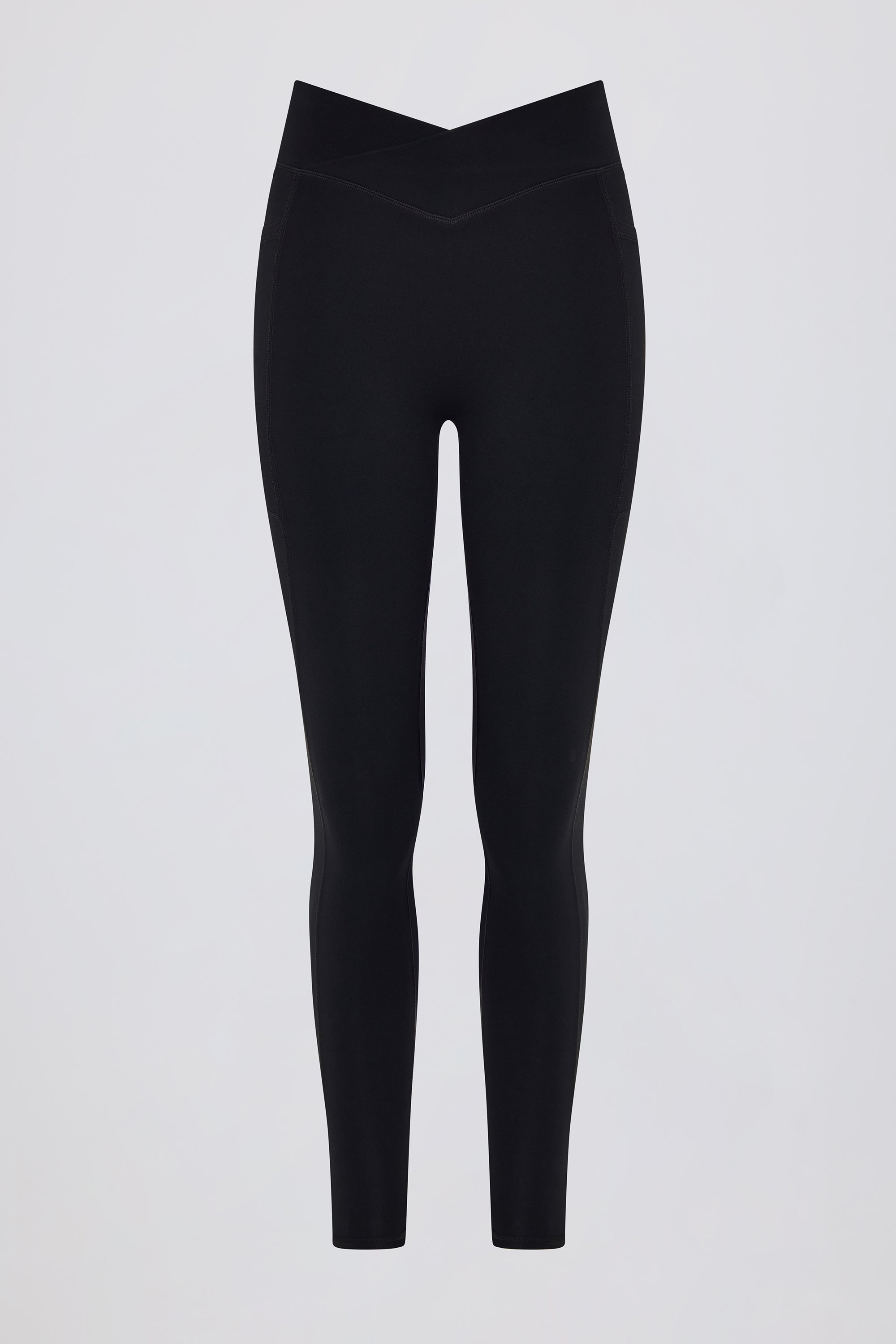 Leggings with Pockets in Black - Image 4