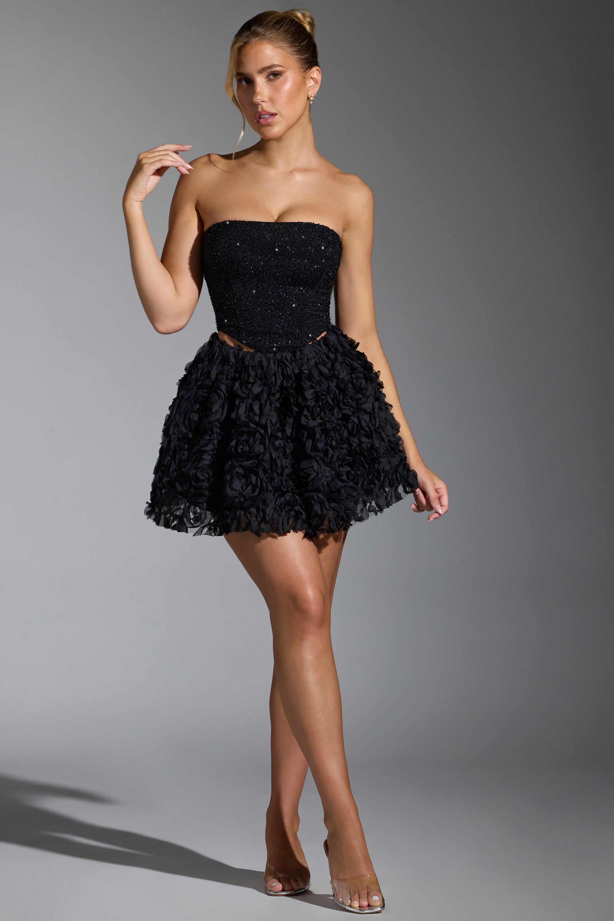Blossom Floral-Appliqu?? Mini Skirt in Black