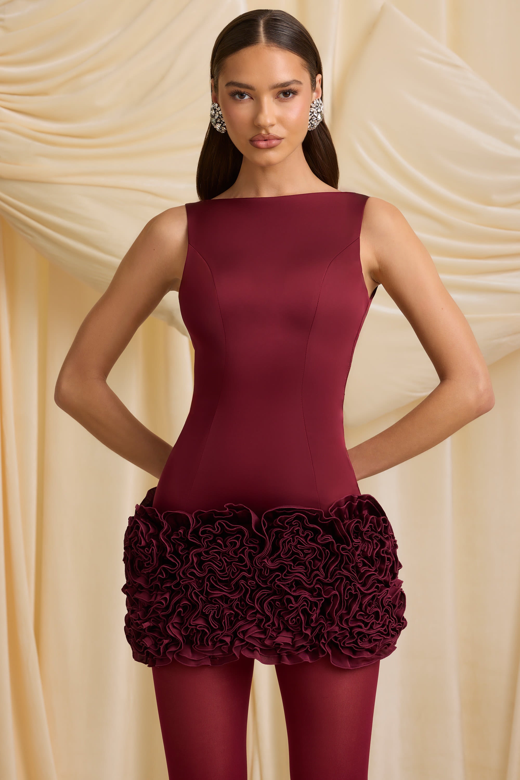 Florrie Appliqu?? Open-Back Mini Dress in Wine Red