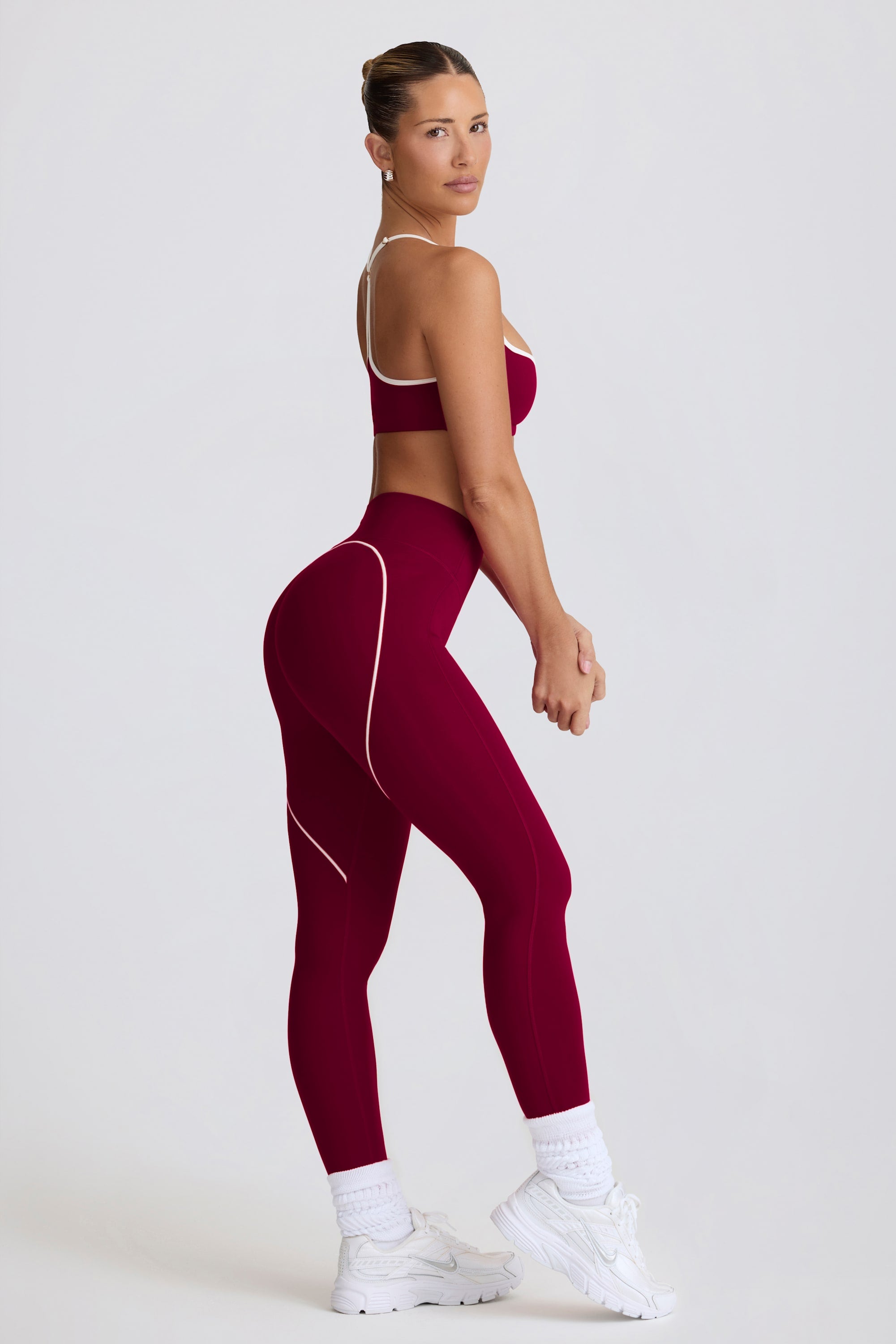 Soft Active Mid-Rise Leggings in Burgundy - Image 3