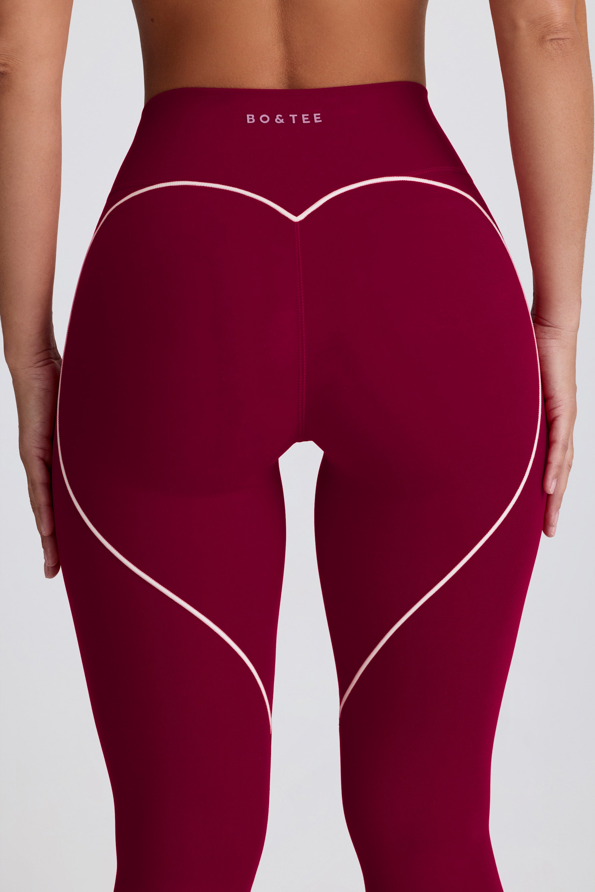 Soft Active Mid-Rise Leggings in Burgundy - Image 4